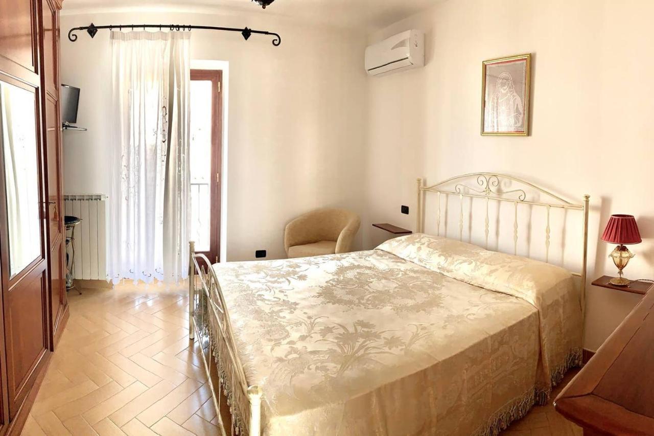 Graziosa Camera Privata Vista Mare In Centro 페스키치 외부 사진