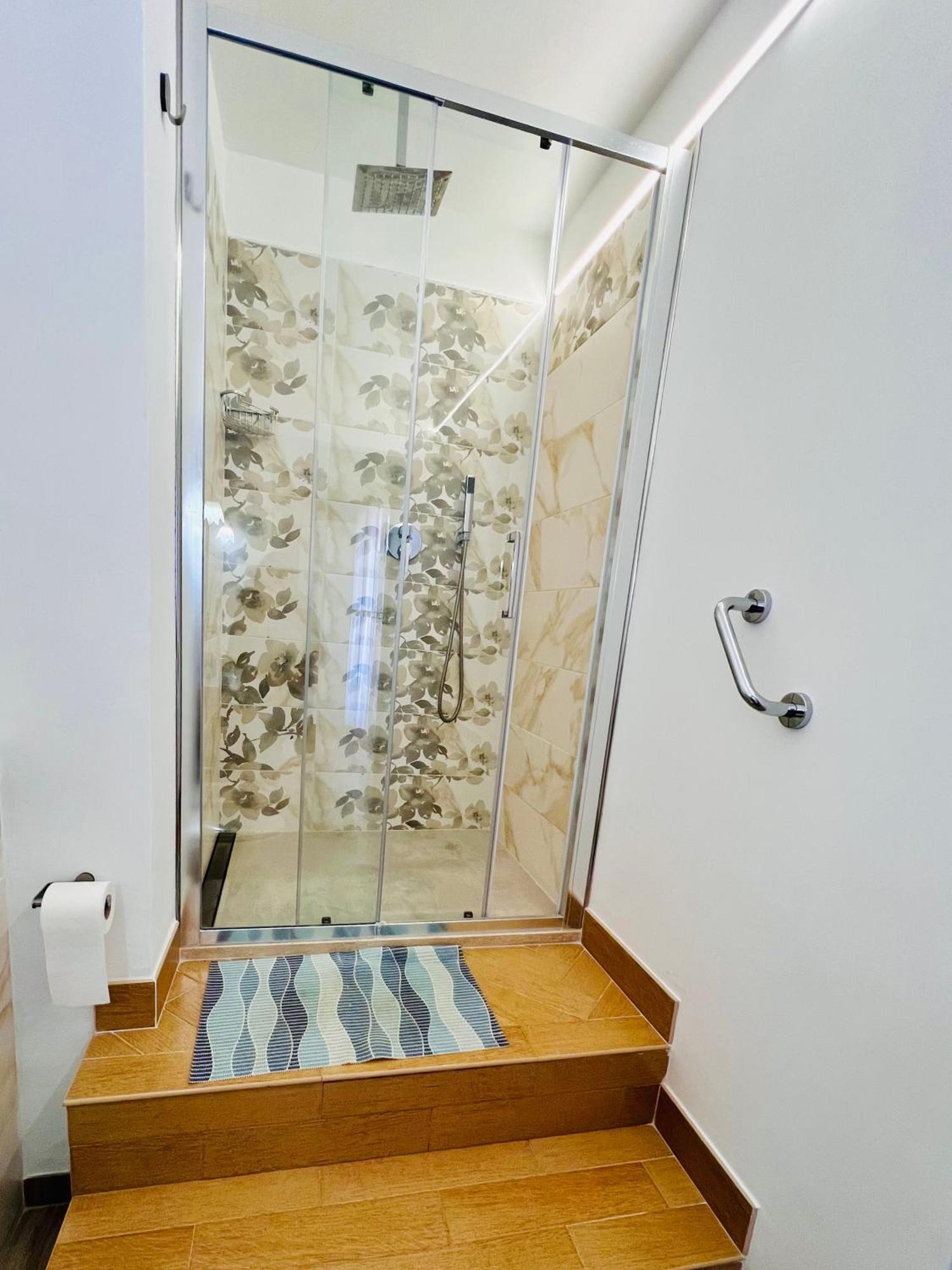 Graziosa Camera Privata Vista Mare In Centro 페스키치 외부 사진